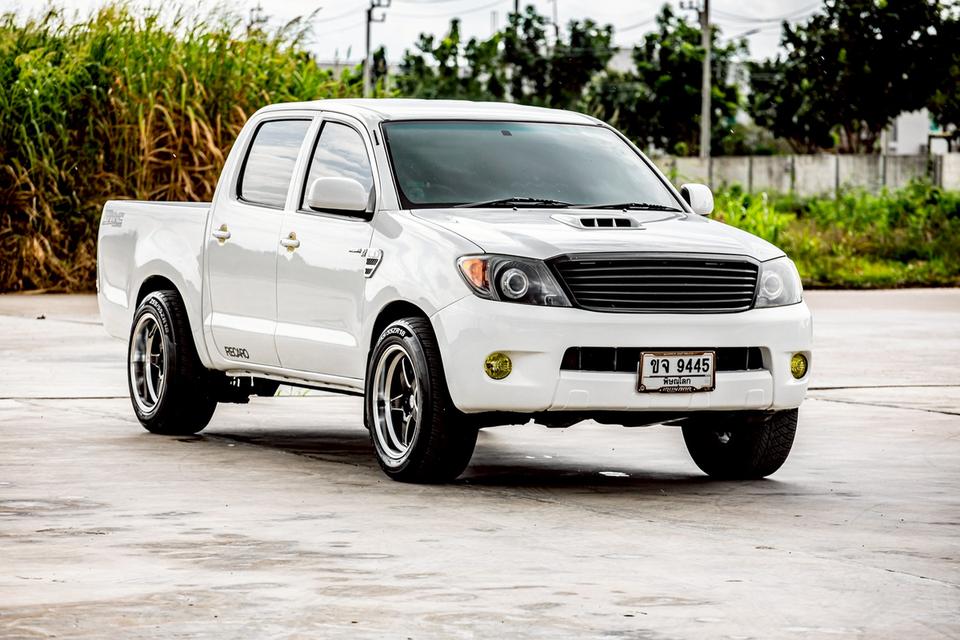 Toyota Vigo Double Cab 4 ประตู 3.0E ดีเซล เกียร์ ธรรมดา ปี 2006 สีขาว