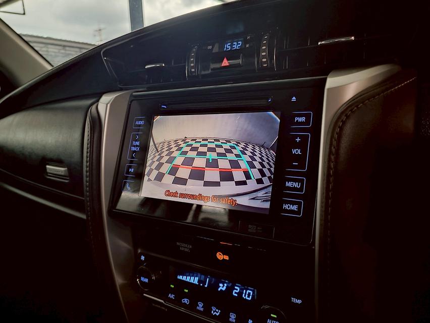 รถยนต์มือสองสภาพพร้อมใช้งาน 8