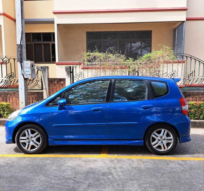 รถ Honda Jazz ปี 2006 3