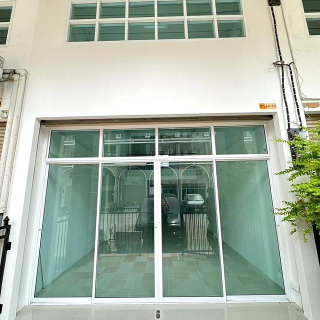 ขาย อาคารพาณิชย์3.5 ชั้น17ตร.ว.ในโครงการทิวลิป สแควร์ ติด ถ.เพชรเกษม เหมาะกับทำร้านค้า ร้านซักรีด สอนพิเศษและพักอาศัย 2