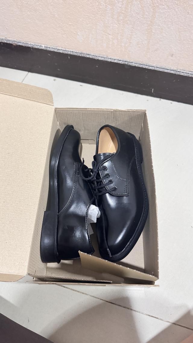 Bata (บาจา) รุ่น 821-6782 ซึ่งเป็นรองเท้าคัทชูผู้ชายทรง Derby แบบผูกเชือก ยอดนิยม รูปย่อยที่ 3