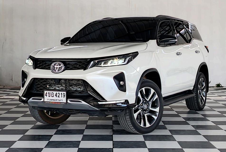  TOYOTA LEGENDER 2.4 V.2WD. ปี 2021  Mile 55,168 km. (1,150,000) 