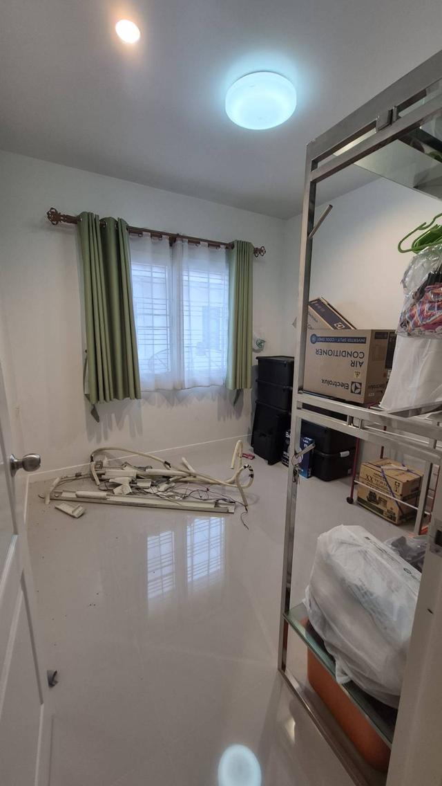 ขายบ้านทาวน์เฮ้าส์ห้องริม 16