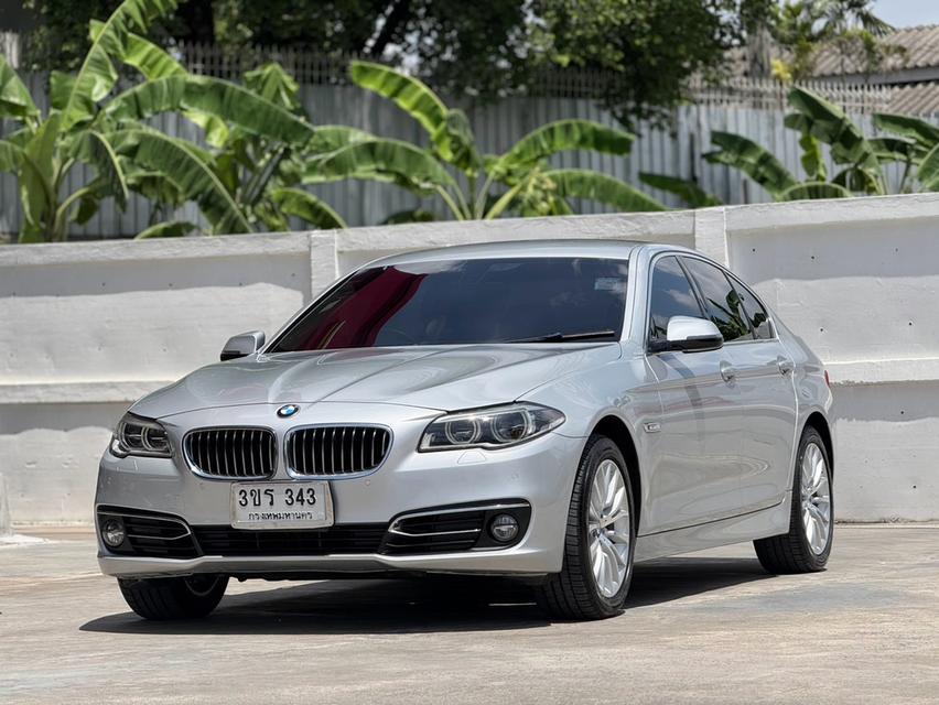 BMW SERIES 5, 528i LUXURY โฉม F10 ปี10-17 ปี2015สีเทา เครื่องยนต์เบนซิน 4 สูบ TwinPower Turbo 218 แรงม้า 🚀🚀 ไมล์แท้ 259,472 km. พร้อมป้ายทะเบียน✅✅