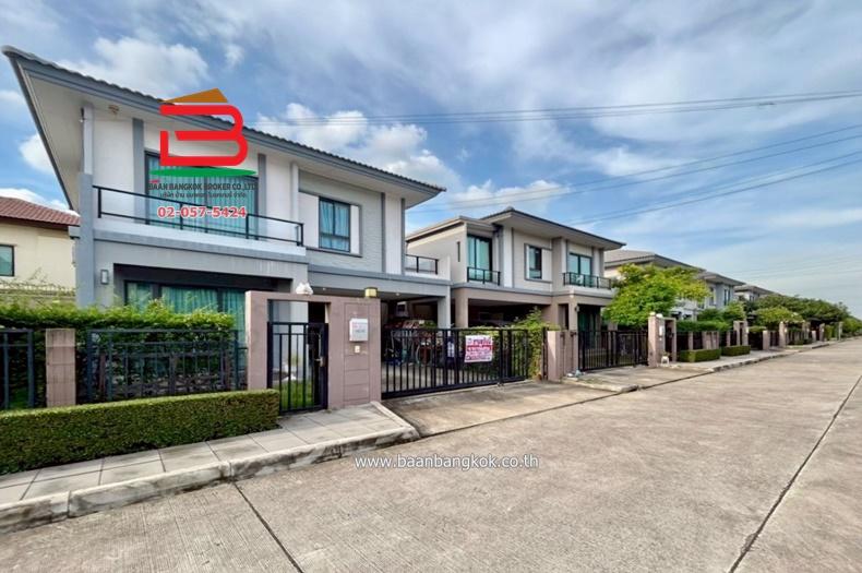 บ้านแฝด โครงการ ภัสสร รามคําแหง-ราษฎร์พัฒนา (ซอยเคหะร่มเกล่า 78 แยก 1) เนื้อที่ 39.8 ตรว.  ถนนรามคำแหง แขวงราษฎร์พัฒนา เขตสะพานสูง  2