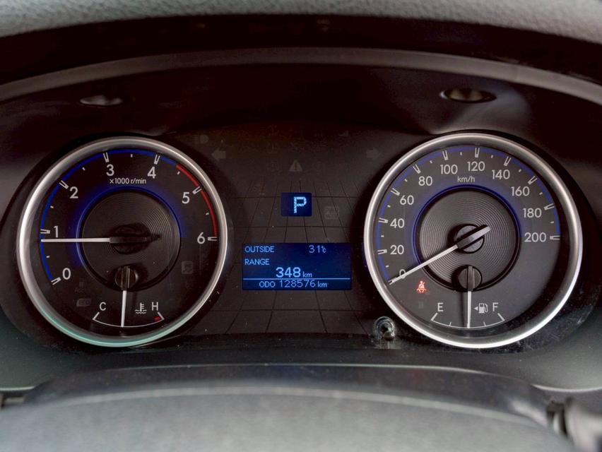 Toyota revo 2.4E Prerunner 2018 17