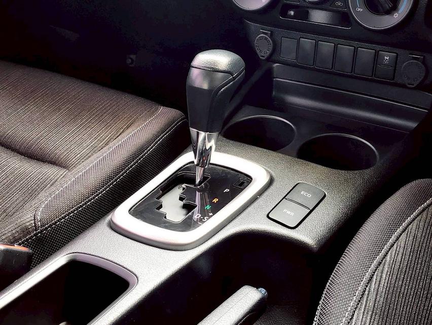 ขาย Toyota Revo 2.4Prerunner ปี24 10