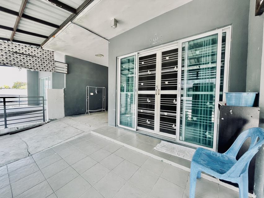 ขายด่วน ขายถูก ทาวน์เฮาส์ 2 ชั้น หมู่บ้าน The Connect ทางด่วนวัชรพล 18 ตรว.*ขายพร้อมตู้กดน้ำดื่ม* 2