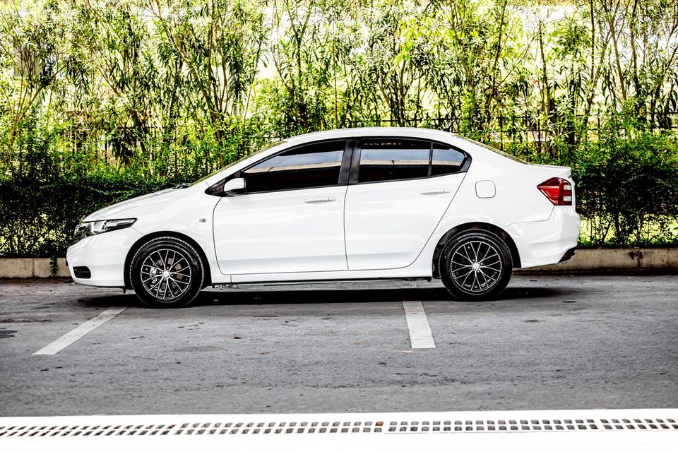 Honda City 1.5S เกียร์ออโต้ ปี 2013 สีขาว ไมล์แท้ 90,000  10