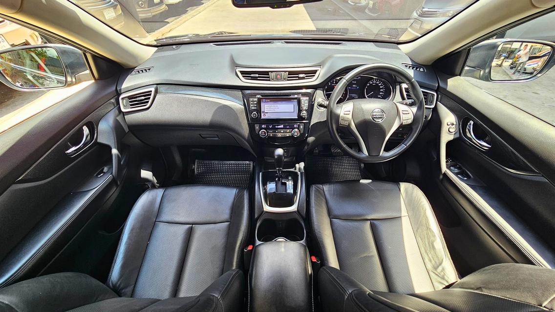 ขายรถ nissan X-Trail 2.5V 4WD ปี 2015 สีดำ เกียร์ออโต้ รูปที่ 8