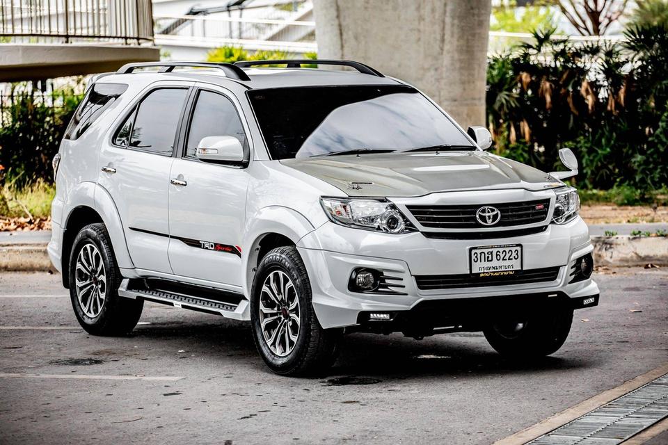 TOYOTA FORTUNER TRD 3.0V 4WD เกียร์ออโต้ ปี 2015 สีขาว ของแต่งหลายแสน 7