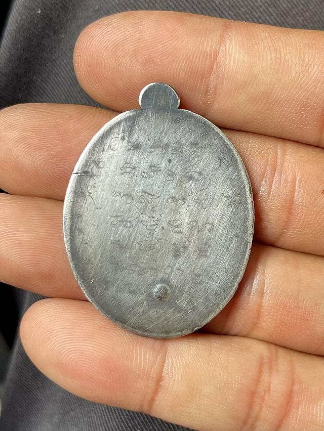 หลวงพ่อคูณ รุ่นสร้างบารมี ปี19 เนื้อเงิน ไม่ตัดปีก หลังเรียบ