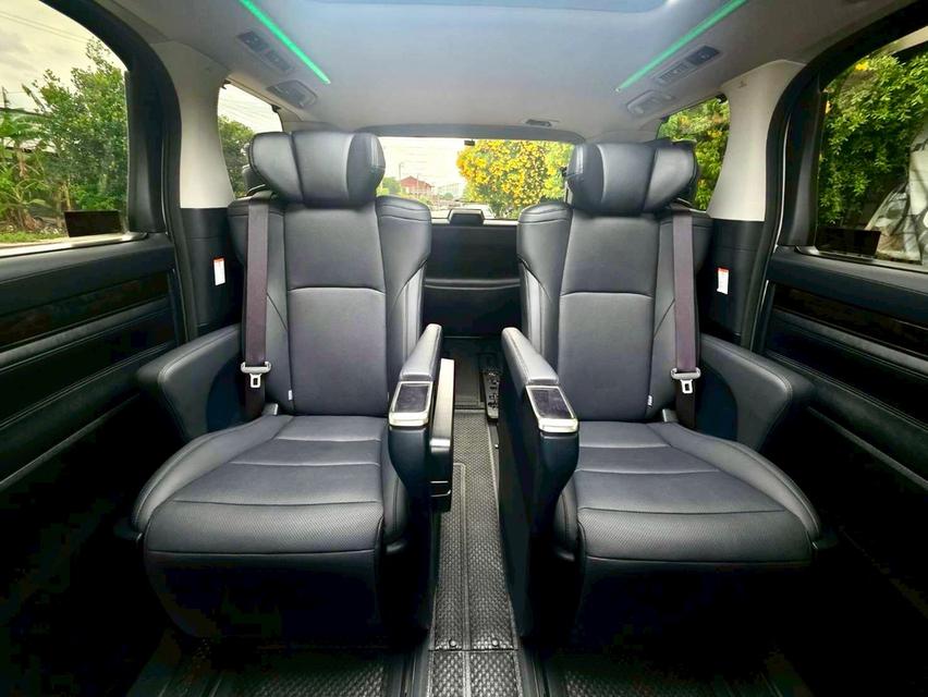 Toyota ALPHARD 2.5SC PACKAGE สีขาว ปี 2022 ไมล์ 20,000 กม.  14