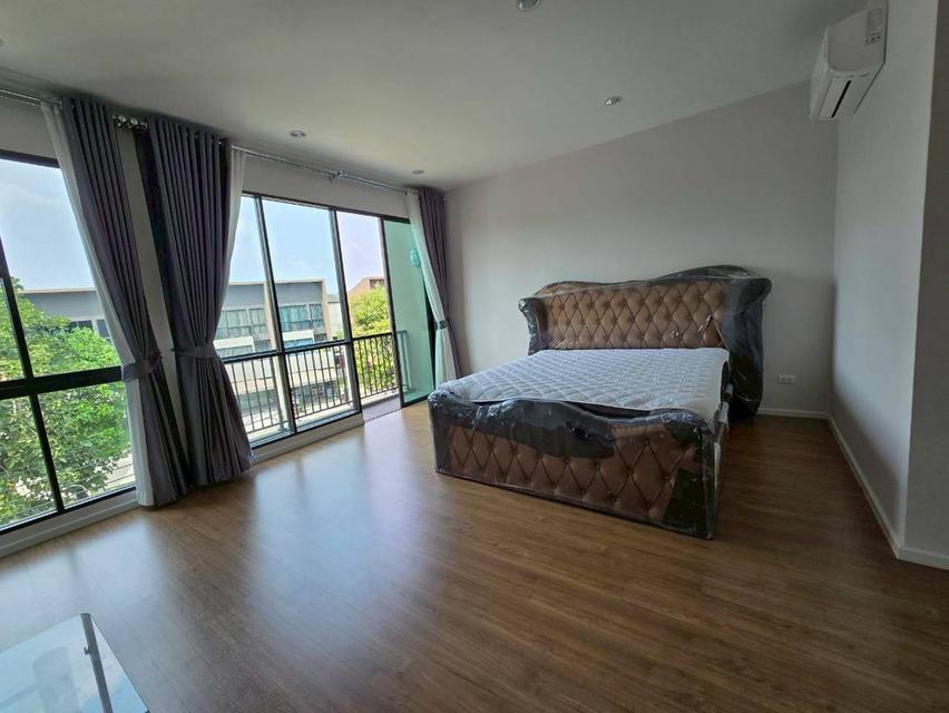 ให้เช่า ทาวน์โฮม 3 ชั้น หมู่บ้านกลางเมือง ลาดพร้าว-เสรีไทย ซอยเสรีไทย 52 ถนนเสรีไทย แขวงคันนายาว เขตคันนายาว กรุงเทพมหานคร 12