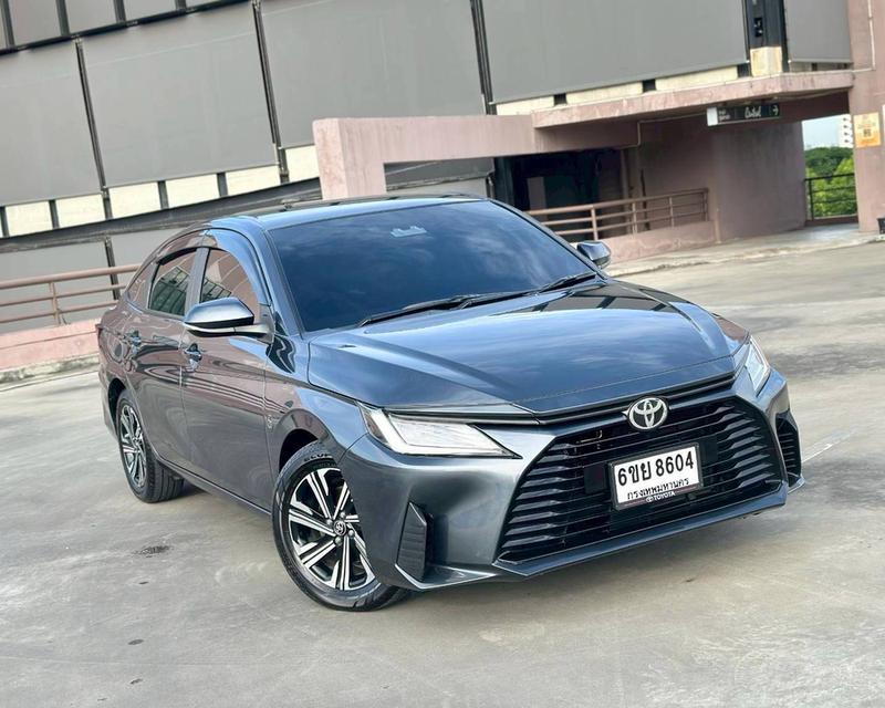 TOYOTA YARIS ATIV 1.2 PREMIUM เกียร์ Auto สีเทา ปี 2022