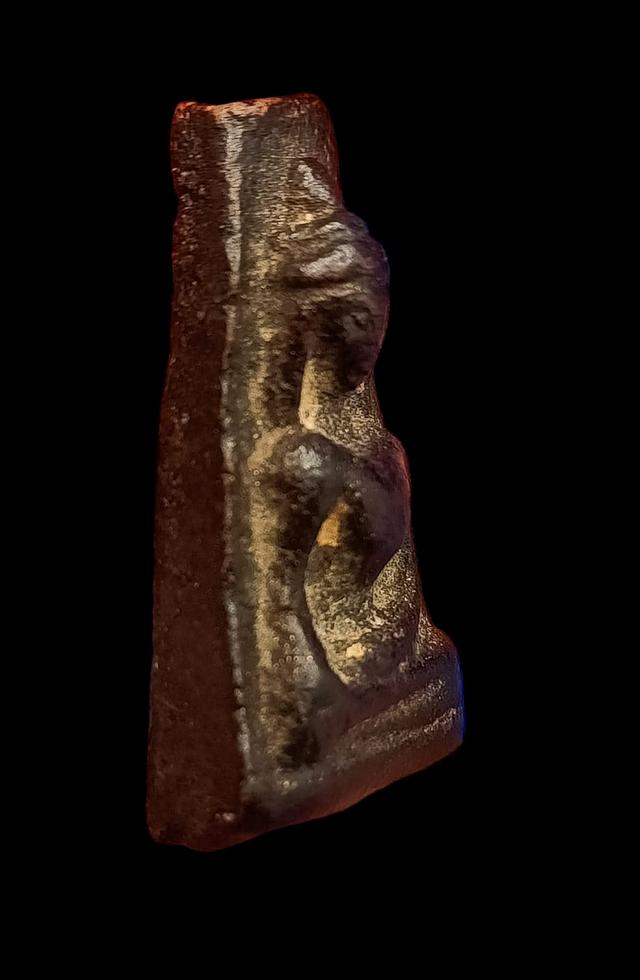 พระผงสุพรรณ หลวงพ่อมุ่ย วัดดอนไร่ จ.สุพรรณบุรี พิมพ์ใหญ่ เนื้อดำ รูปที่ 3