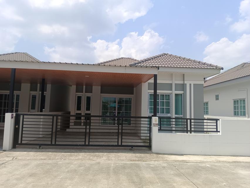 บ้านเช่าสไตล์โมเดิร์น ใกล้ ม.อีเทค 1