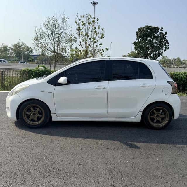 Toyota Yaris 1.5E AUTO 2009 ❇️พร้อมใช้ รักษาดี ไม่แก็ส ✅รถสะอาด ประหยัดน้ำมัน ❇️จอแอนดรอย Airbag ABS ✅รีโมทคู่มือรถ เล่มสวยพร้อมโอน 🔥เพียง 118,000 ฿ รูปย่อยที่ 4