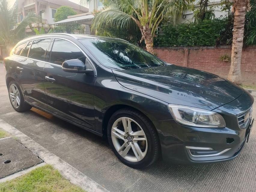 Volvo V60 T4F 1.6 Turbo สีดำ 6