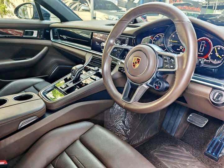 Porsche Panamera 4 E-Hybrid