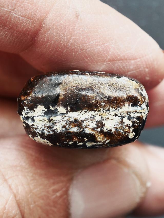 พระปิดตาหลวงพ่อทองสุข วัดสะพานสูง พิมพ์ชลูด....เก่า เนื้อจัดๆ # 2 10