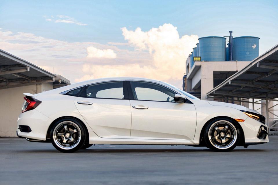 รถบ้านหน้าเดิมหลังเดิม Civic RS Turbo แต่งหล่อทั้งคัน ฟรีดาวน์Civic RS Turbo 2016 รูปที่ 6