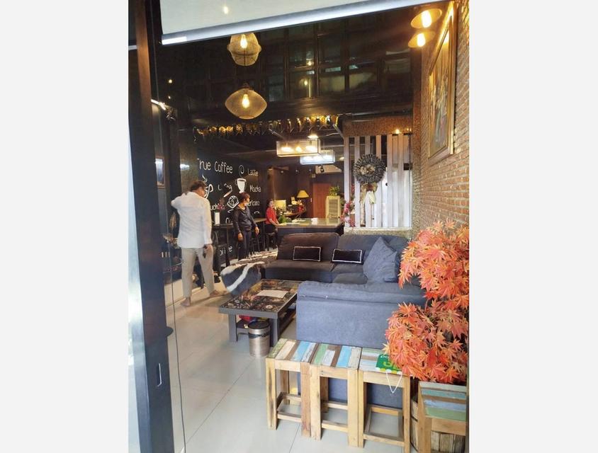 ขายอาคารพาณิชย์ ตึก 4 ชั้น โชคชัย 4 เขตลาดพร้าว รถไฟฟ้าสีเหลือง สถานีโชคชัย 4 อยู่หน้าปากซอย 3