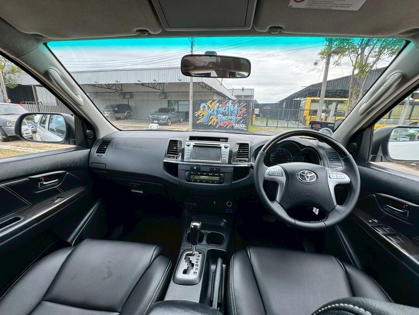 Toyota Fortuner 2.5V ปี15 10