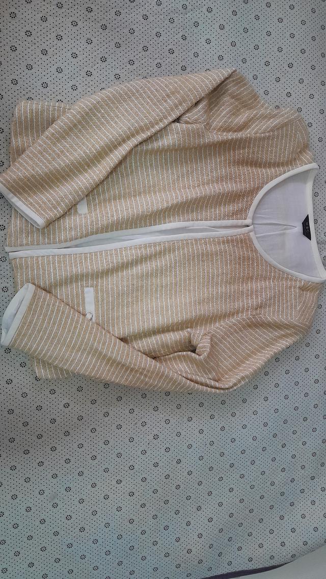 เสื้อคลุม WBC สีเบจ