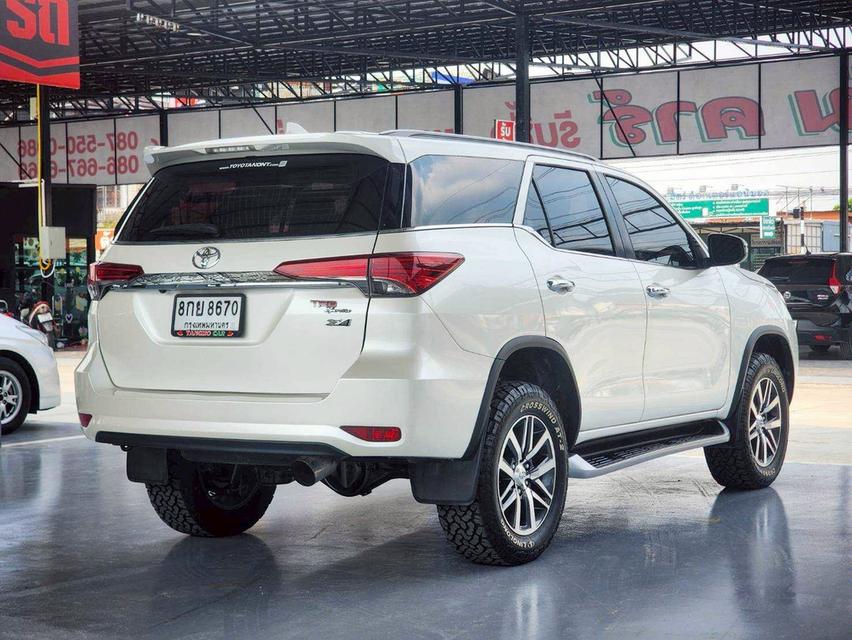TOYOTA FORTUNER 2.4 V 2WD ปี 2019
