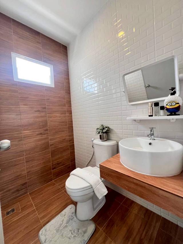 บ้านเดี่ยว 2 ห้องนอน 2 ห้องน้ำ 1 ครัว 1 รับแขก จอดรถ 1 คัน เนื้อที่เริ่มต้น 34 ตารางวา โซนสันผักหวาน อำเภอหางดง ราคาเพียง 1,690,000 บาท 1