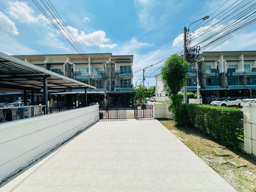 ขาย ทาวน์โฮม บ้านหลังมุม พื้นที่เยอะ Town Avenue Rama 9 168 ตรม 36.2 ตรว ที่จอดรถ กว้างมาก เหมาะทำออฟฟิส-สำนักงาน 4