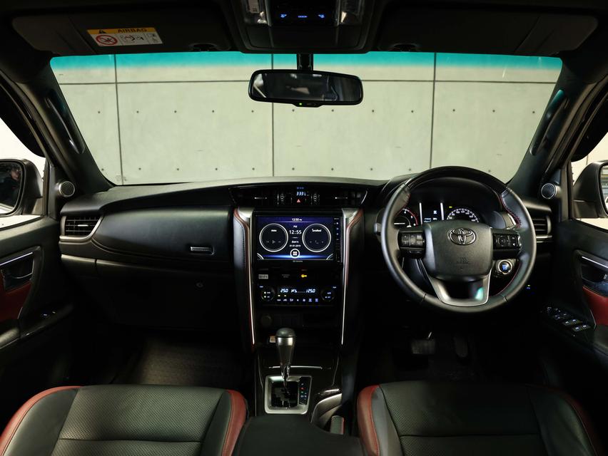 2022 Toyota FORTUNER 2.4 (ปี 15-25) Legender SUV AT รูปที่ 5