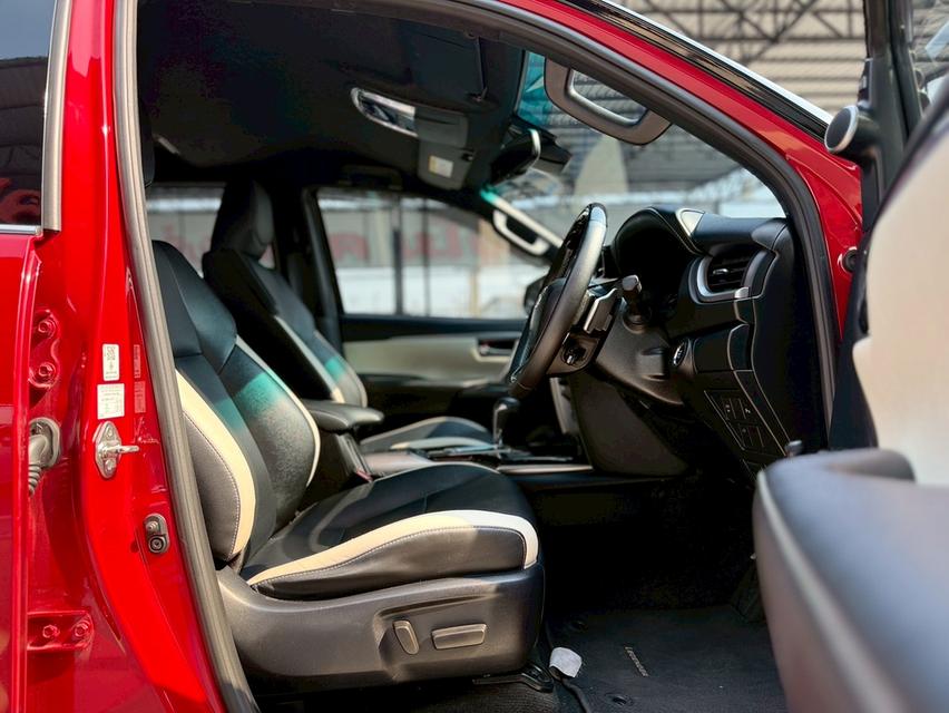 TOYOTA FORTUNER Legender 4WD ปี 2022 รูปที่ 10