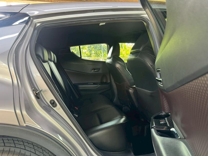 ขายรถ Toyota C-HR 1.8 Mid ปี 2018 สีเทา เกียร์ออโต้ 10