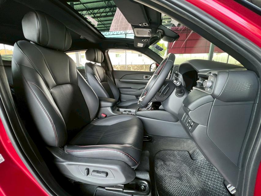 ปี 2022 HONDA HRV, 1.5 RS eHEV 🔥รถมือเดียวออกห้างป้ายแดง🕹ไมล์แท้ 53,495 km. คู่มือบุ๊คเซอร์วิสครบ 18