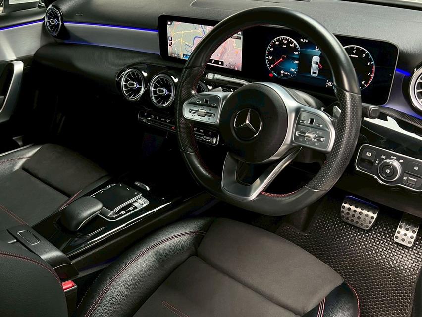 Mercedes-Benz A200 AMG Dynamic Sedan 6