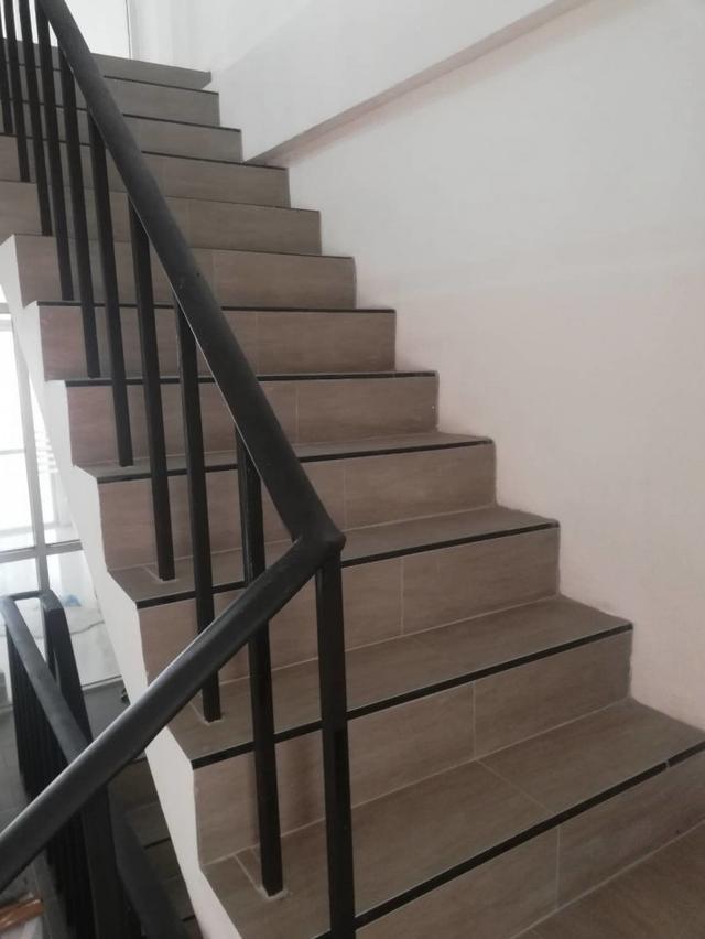 ขาย ตึกแถว ย่านลาดพร้าววังหิน ซอย 30 เหมาะทำออฟฟิต 4 ชั้น 17 ตรว 3