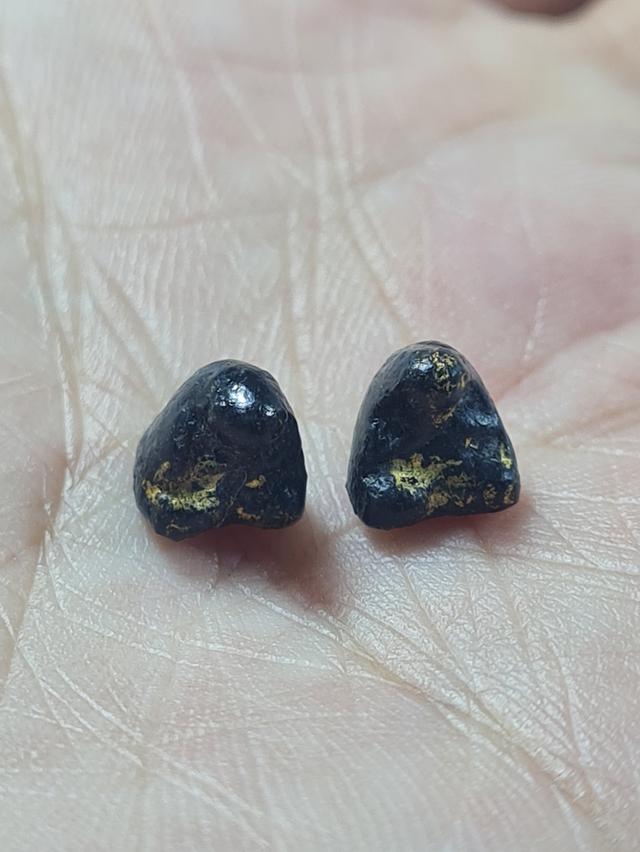 ปิดตาจิ๋วหลวงปู่ศุข มีกริ่ง(ยกคู่)