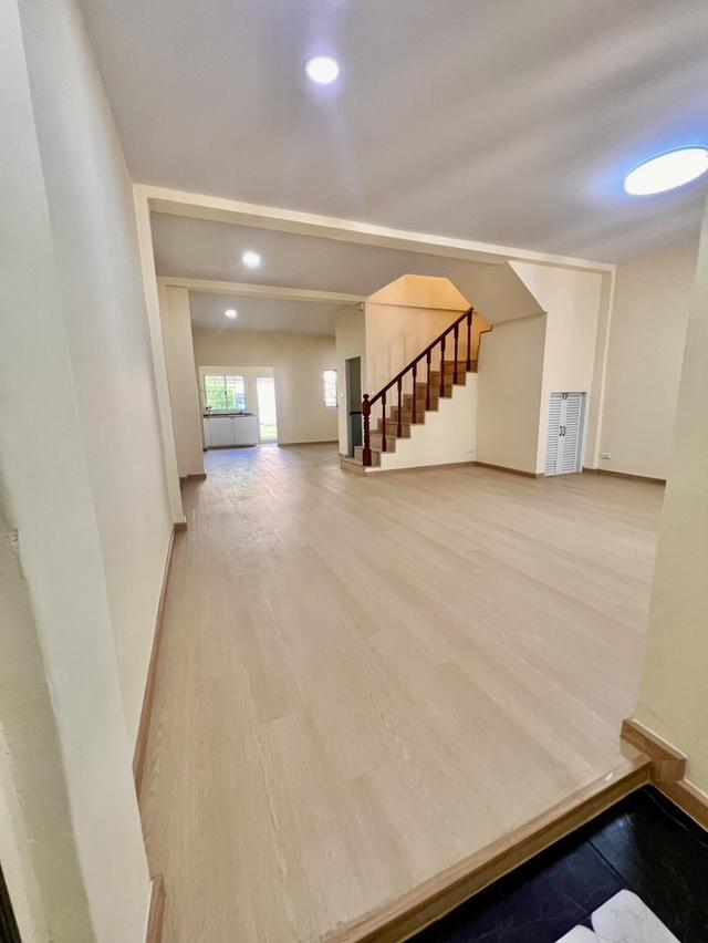 ทาว์เฮาส์ 4 นอน 3 น้ำ ติดถนนติวานนท์ ตรงข้าม ร.ร.พระหฤทัยนนท์บุรี 13