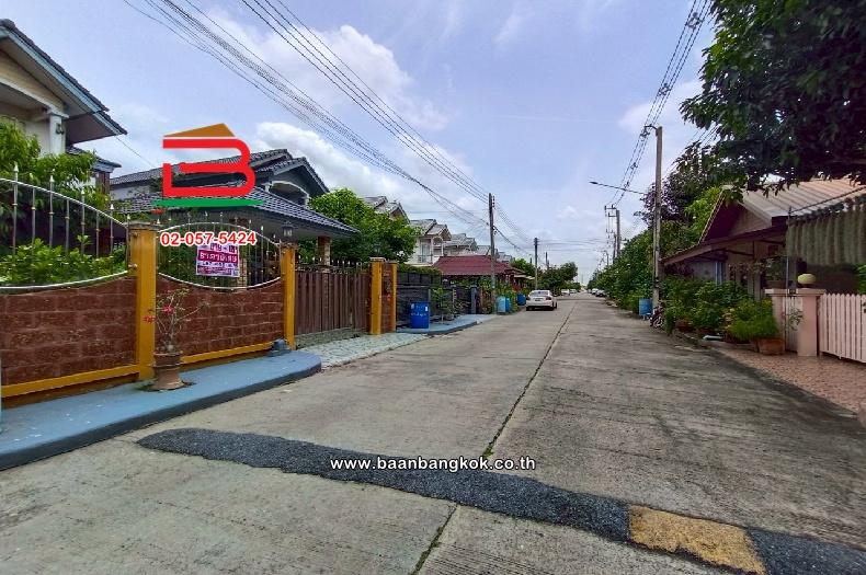 บ้านเดี่ยว หมู่บ้านนนทิชา ลำลูกกา-คลอง 8 (เฟส 1) เนื้อที่ 57.5 ตร.ว (ใกล้ตลาดเจริญกัลป์ คลอง.8 ลำลูกกา) ตำบลลำลูกกา อำเภอลำลูกกา จังหวัดปทุมธานี 2