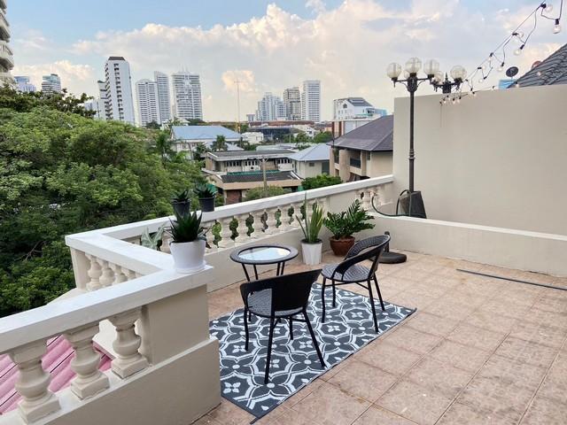 ให้เช่าทาวน์เฮ้าส์ ขนาดใหญ่ เอกมัยซอย 4 ถนนสุขุมวิท 63 เฟอร์นิเจอร์ครบ ใกล้ BTS เอกมัย 9