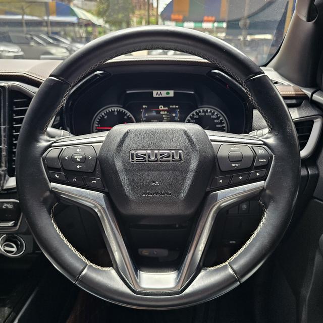 ISUZU D-MAX CAB-4 3.0 V-CROSS M 4X4 ปี 20 AT 11