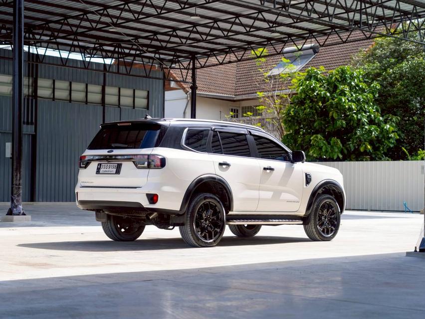 Ford Everest 2.0 Bi-Turbo Titanium+ 2WD ปีจด 2023 6