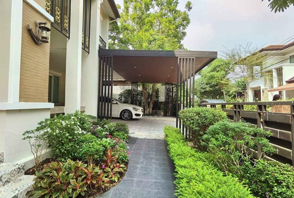 For Rent or Sale: Detached house at The Palazzo Kanlapaphruek-Sathorn, close to the city, fully furnished with appliances. 2