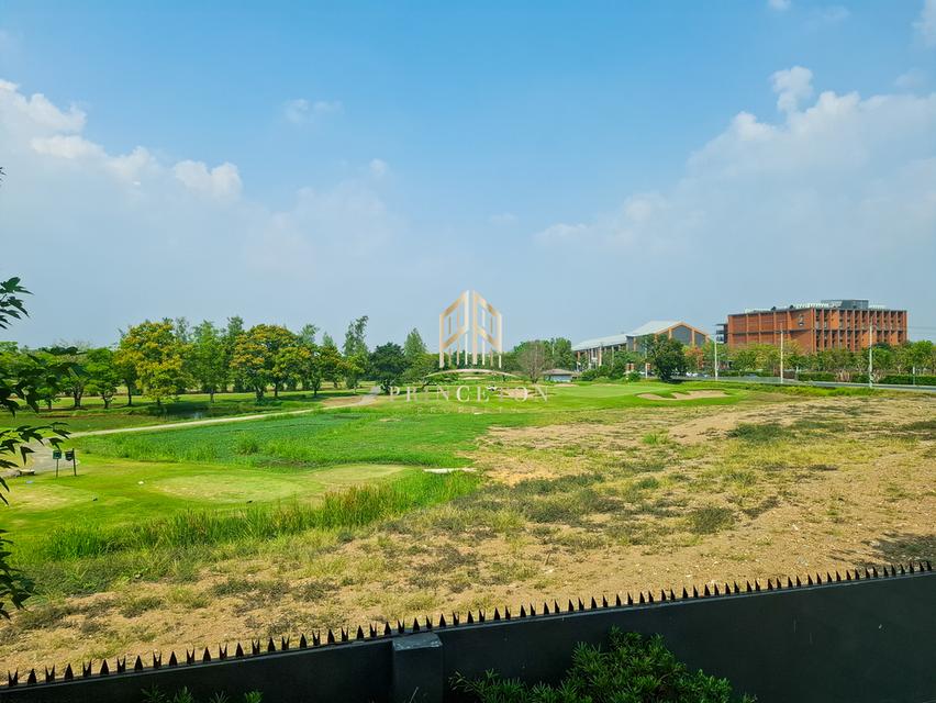 VIVE Rama 9 â Luxurious 3-Story Home in Modern Japanese Design 9