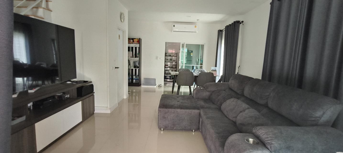 บ้านทาวน์โฮม หลังริม 2
