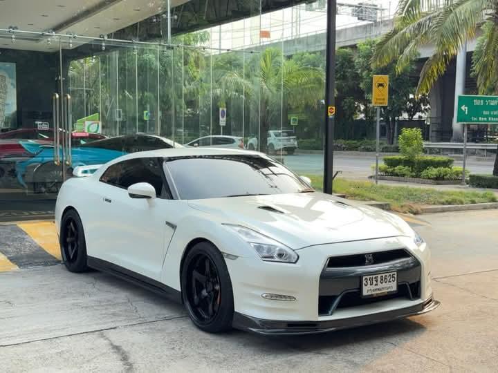 Nissan GT-R สวยจัดๆ