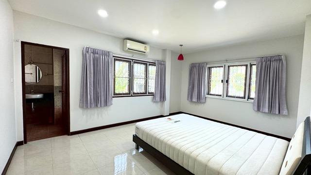 MHR82 บ้านสวยทิศใต้ ลมดีไม่ร้อน! เคหะนคร 3 แต่งครบ Built-in ทั้งหลัง 4 นอน 3 น้ำ ใกล้เตรียมพัฒน์และทางด่วน 10