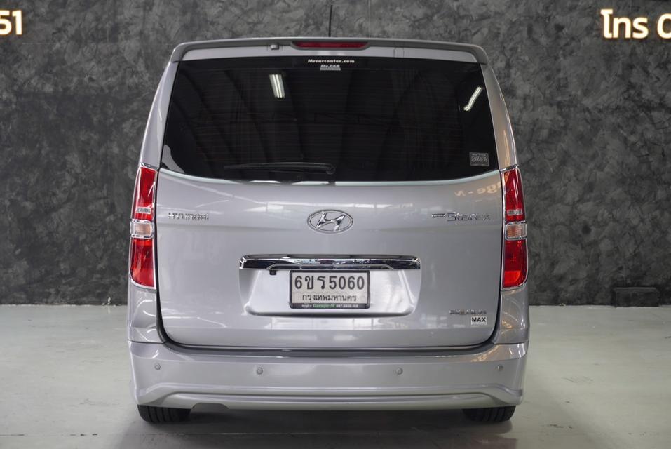 รหัสรถ JRS5060 Hyundai Grand Starex 2016 สีเทา